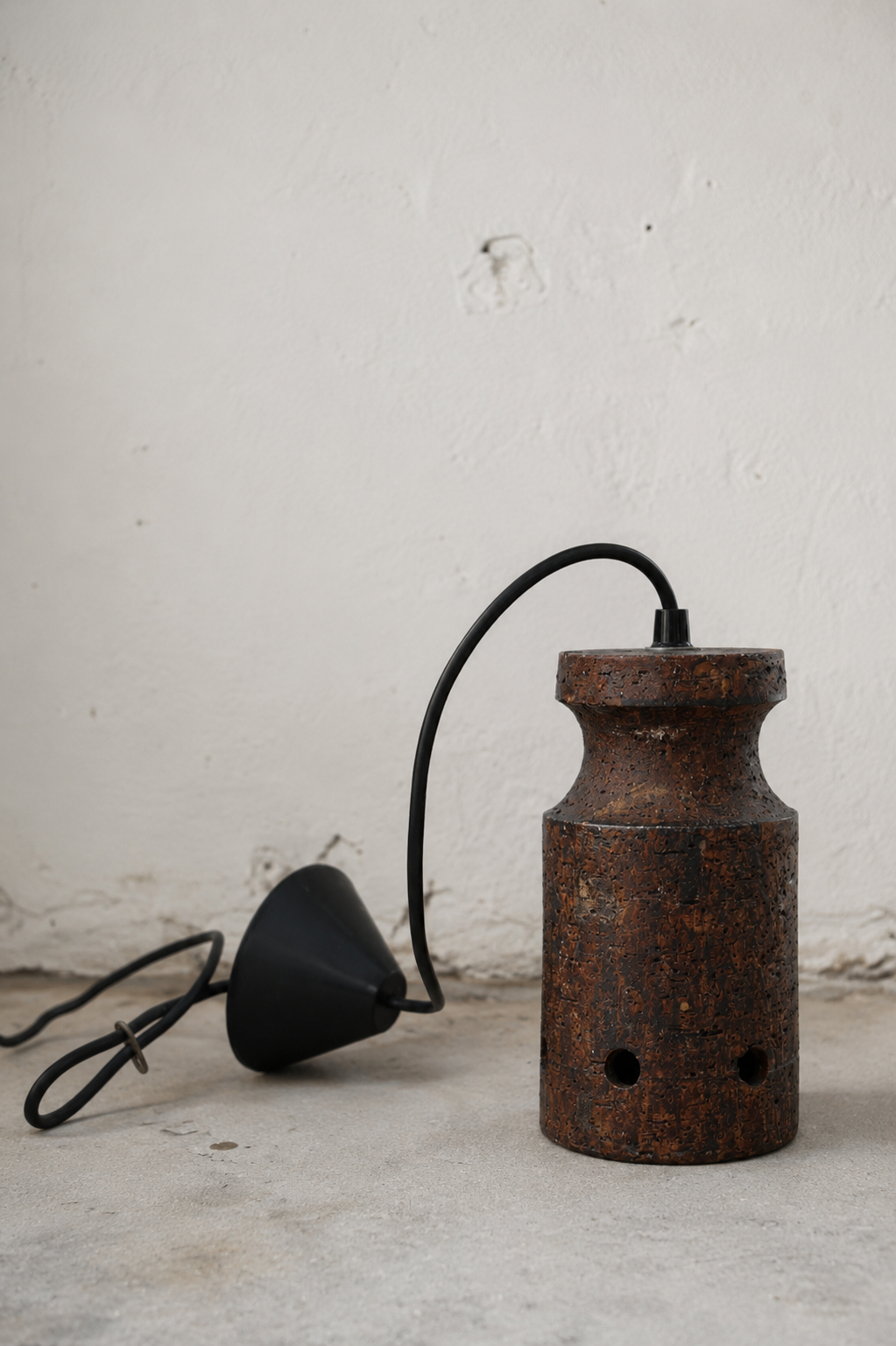 BRUTALIST CERAMIC PENDANT LAMP
