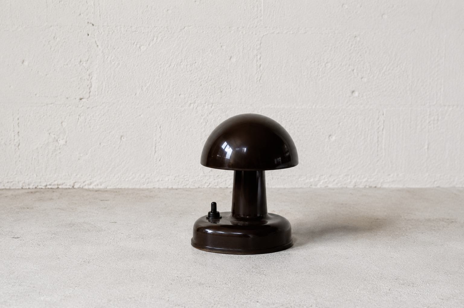 BAUHAUS STYLE MUSHROOM LAMP