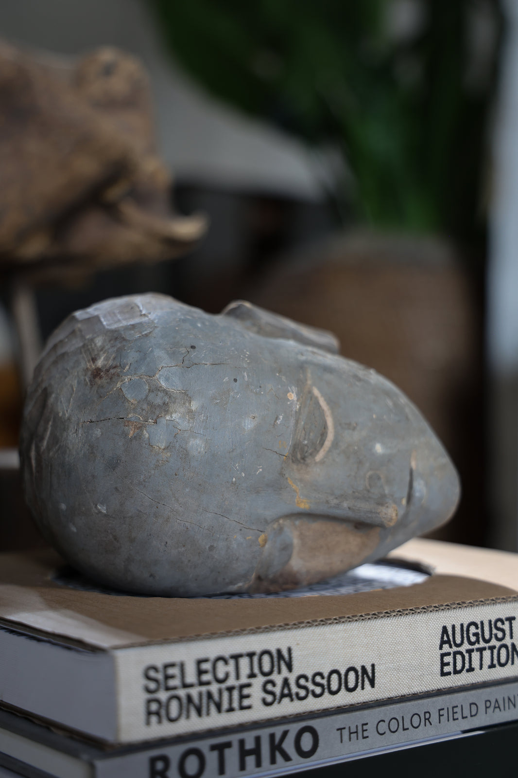 CARVED WOODEN HEAD SCULPTURE