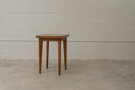 COCKTAIL TABLE