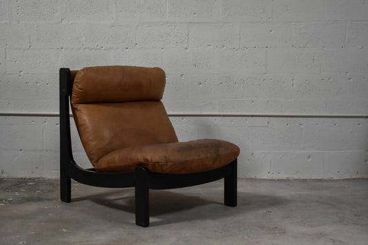 COGNAC LOUNGE CHAIR
