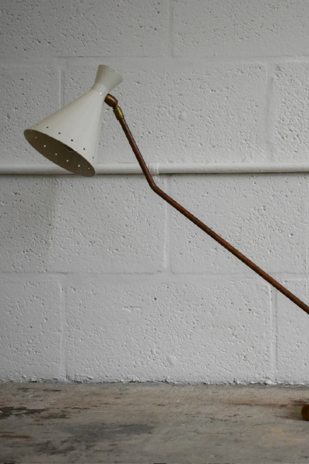 COUNTER WEIGHT BRASS TABLE LAMP