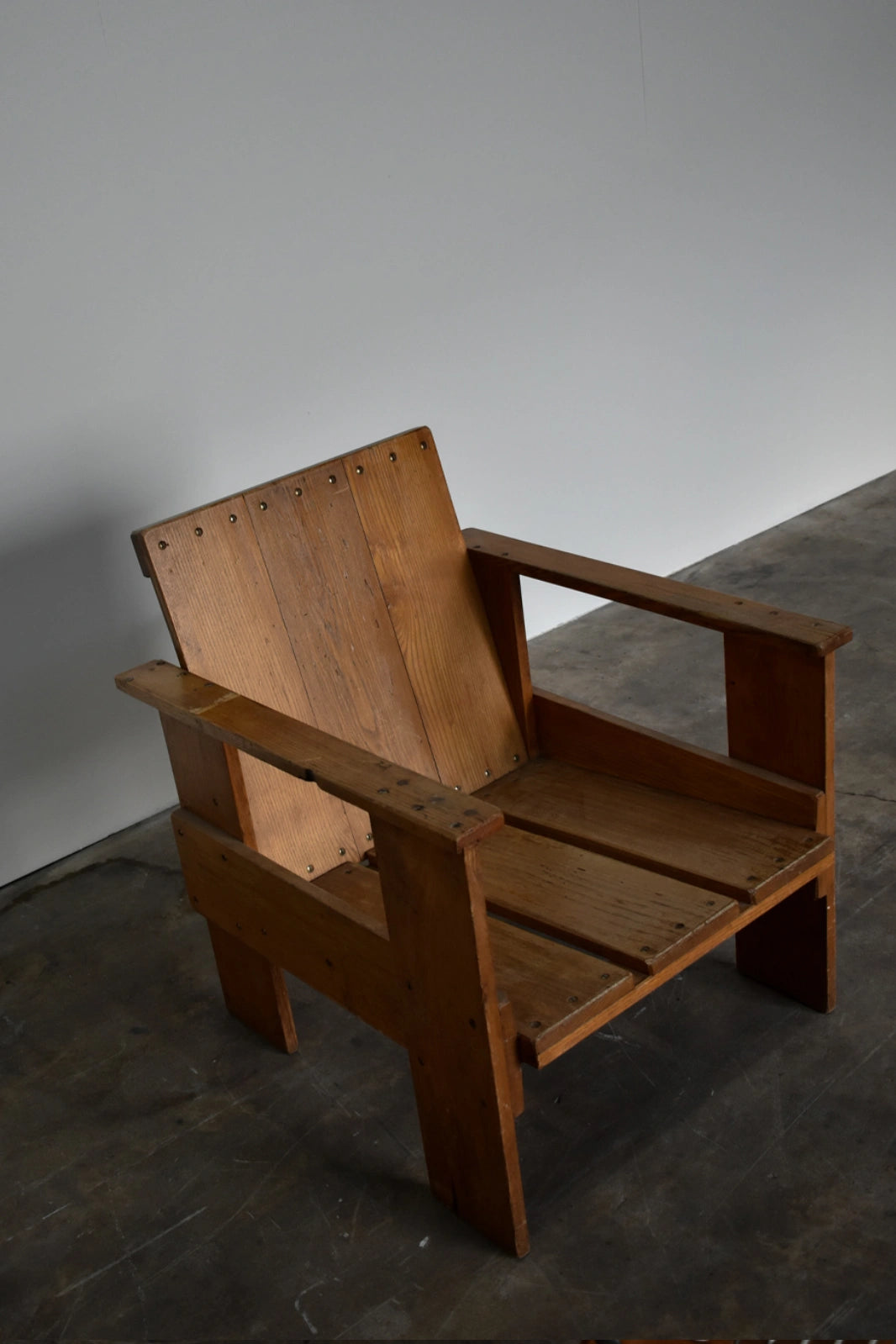 CRATE CHAIR