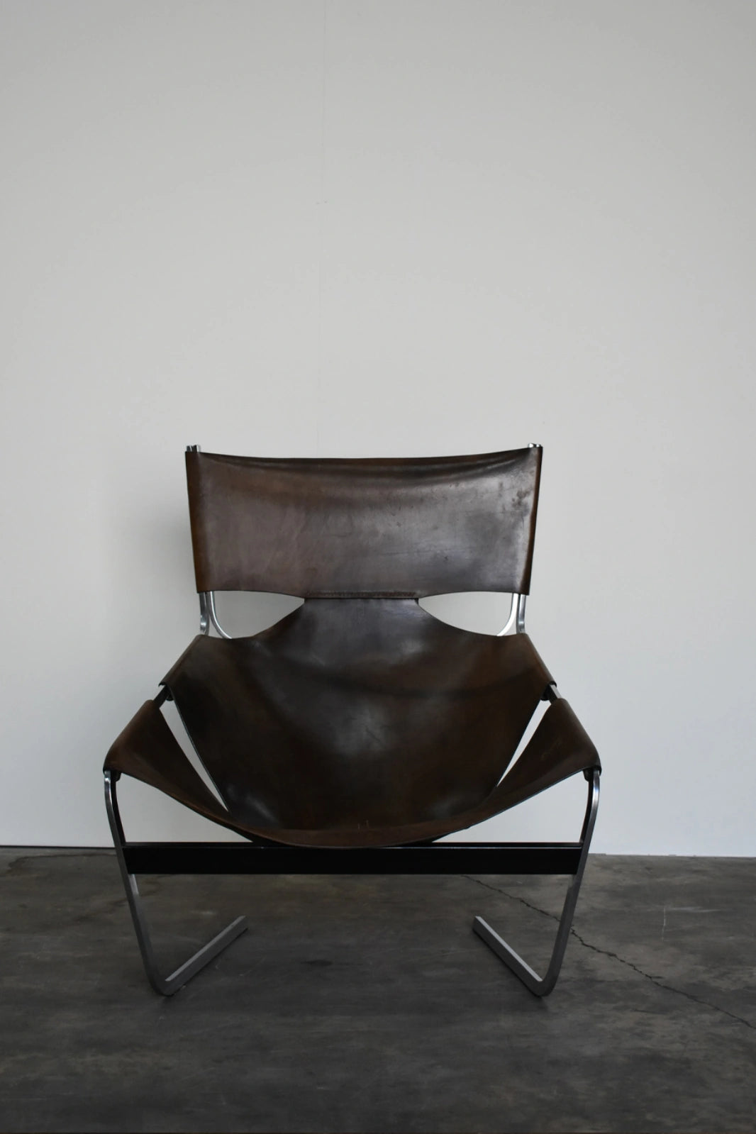 F444 LOUNGE CHAIR