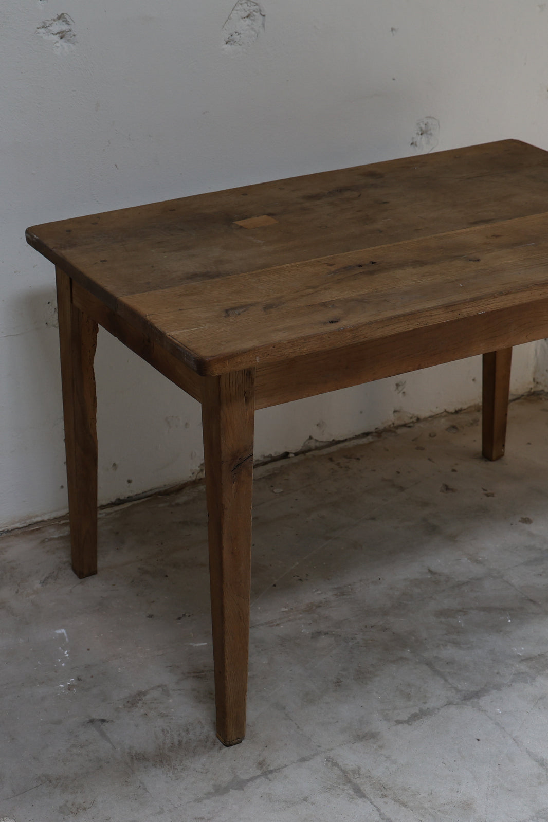 FARMHOUSE TABLE