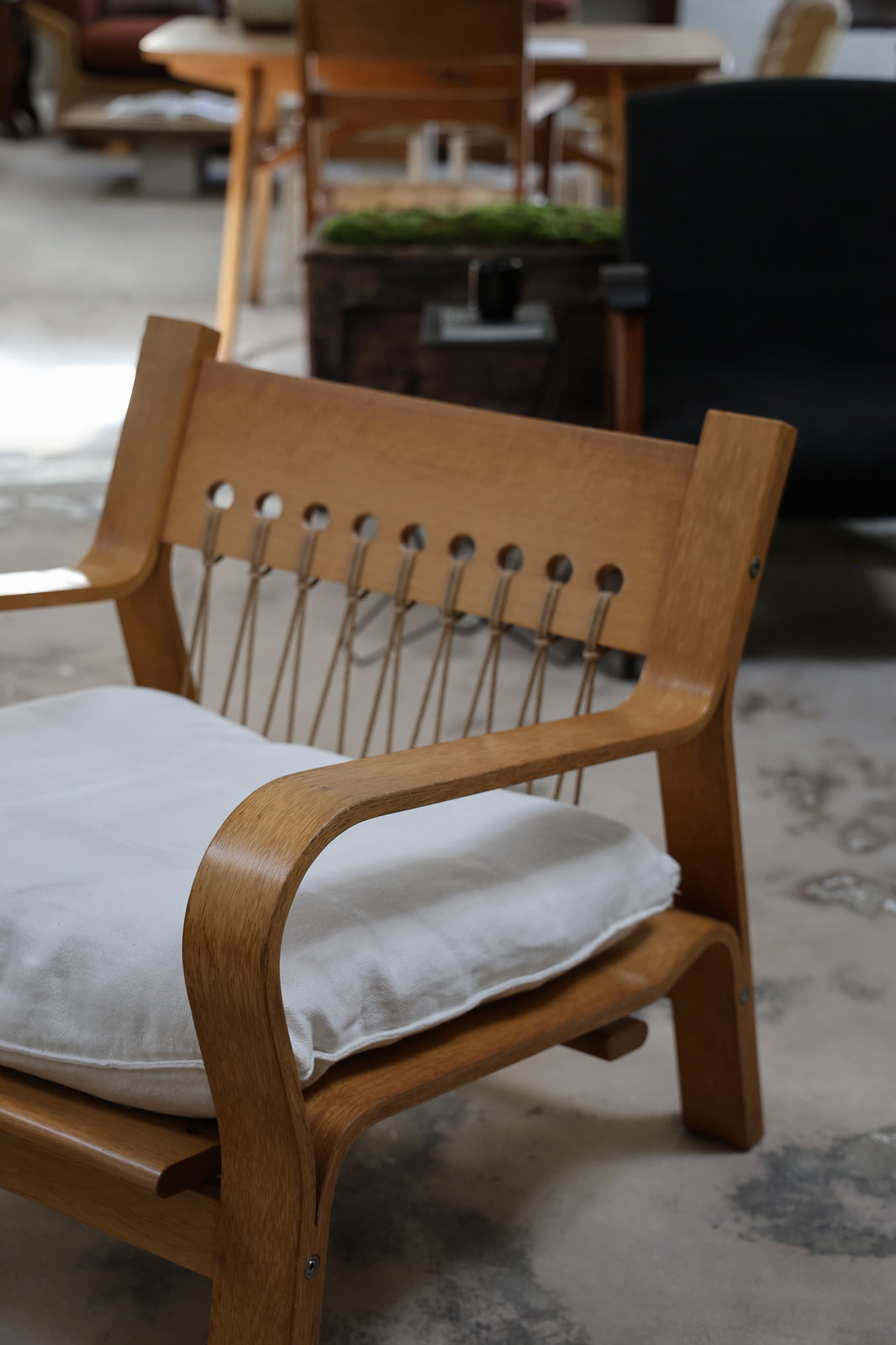 GE 671 EASY CHAIR