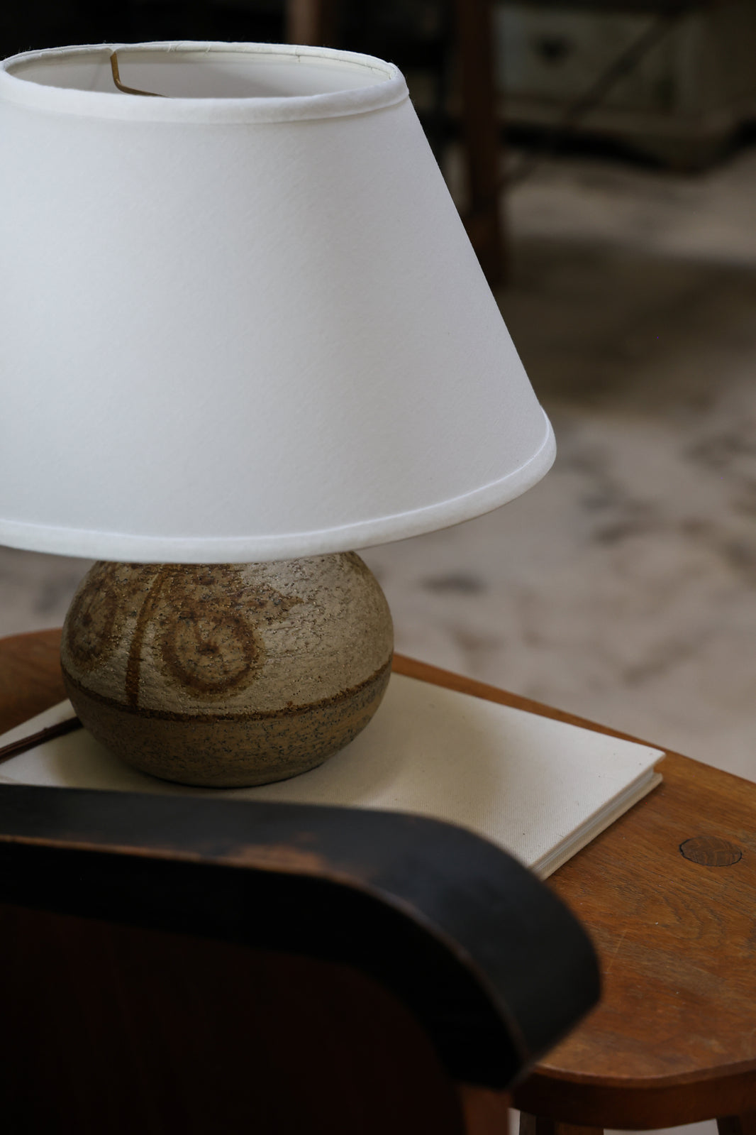GLOBE SOHOLM CERAMIC TABLE LAMP