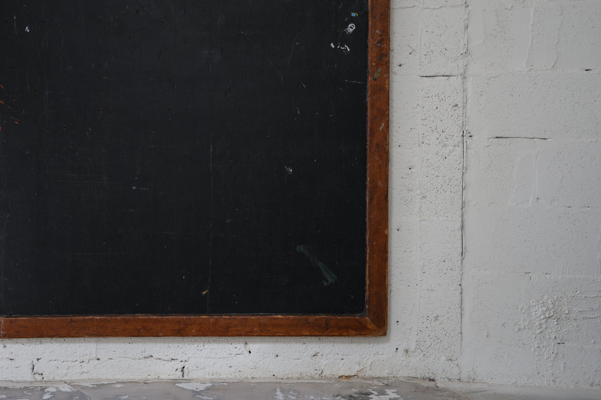WOODEN CHALKBOARD