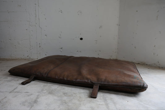 GYMNASTICS MAT