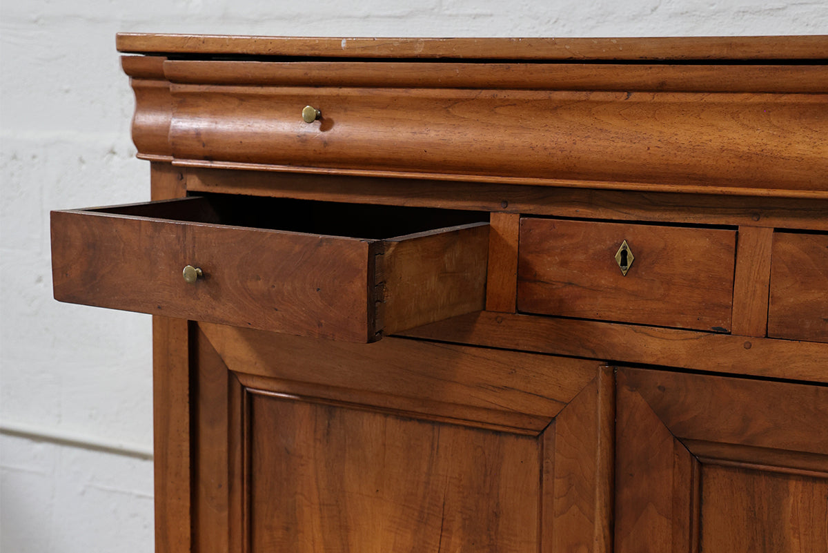 WALNUT LOUIS PHILIPPE BUFFET