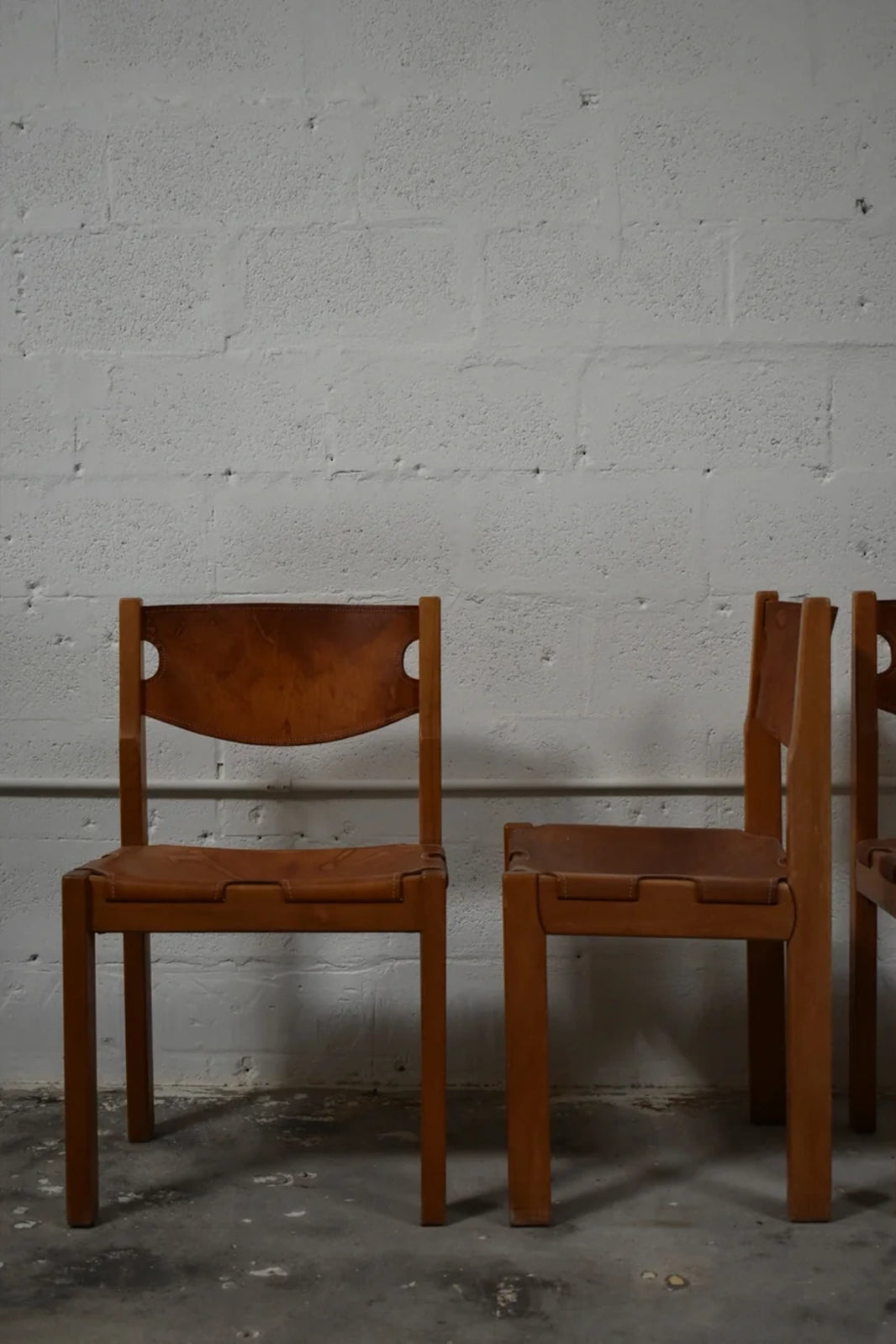 SET OF SIX LEATHER DINING CHAIRS