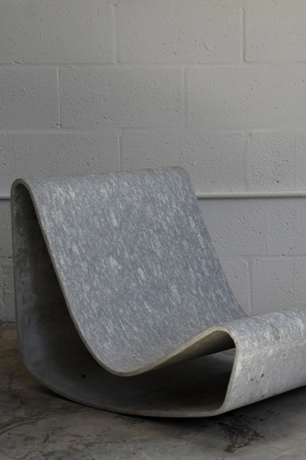 LOOP CHAIR