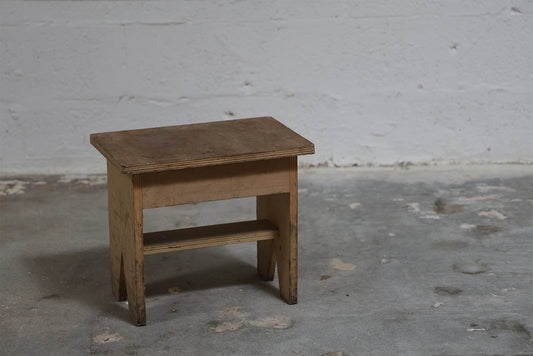 MARKET STOOL