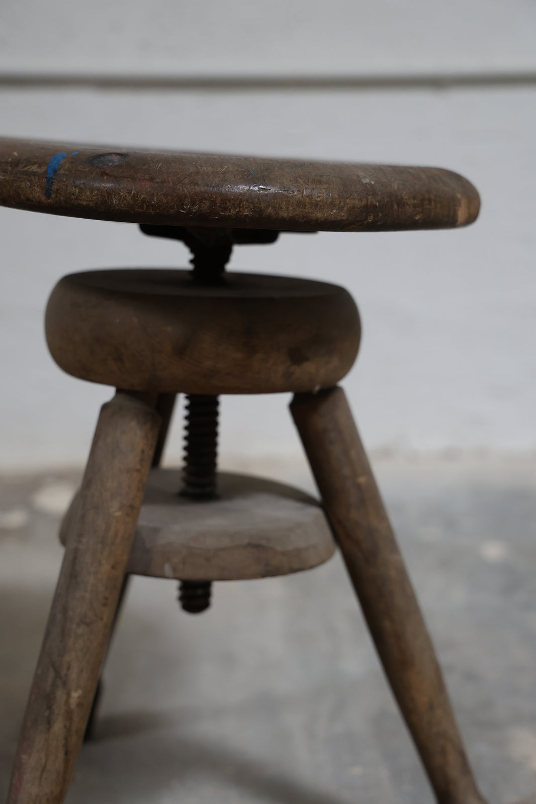 ARTIST STOOL