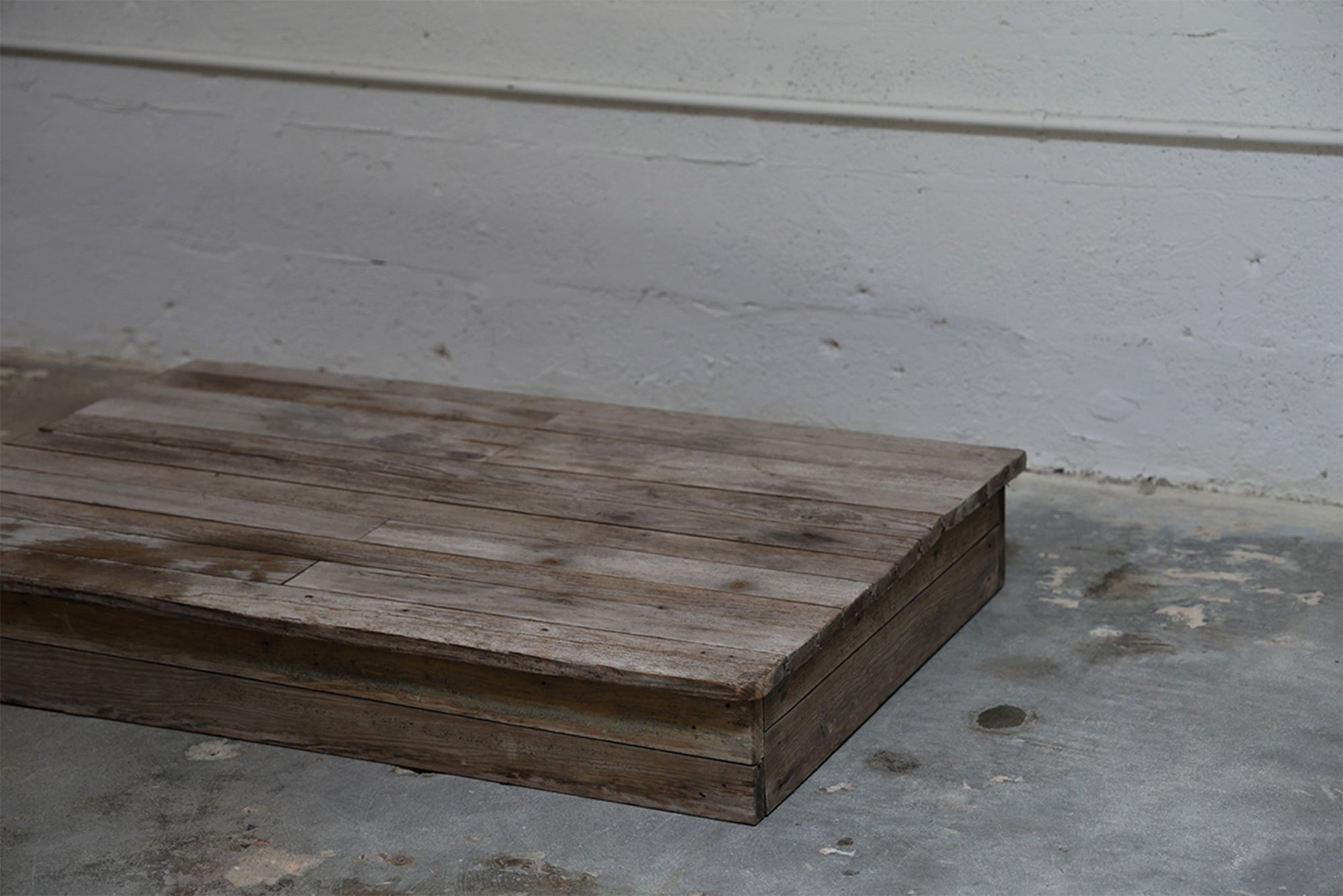 RECLAIMED PLATFORM