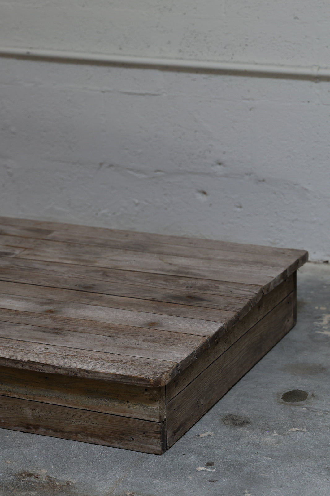 RECLAIMED PLATFORM