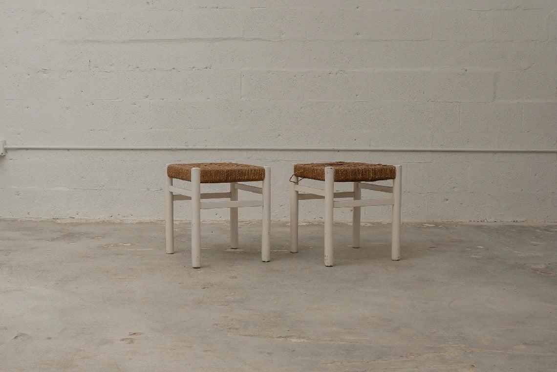 RUSHED STOOL PAINTED WHITE