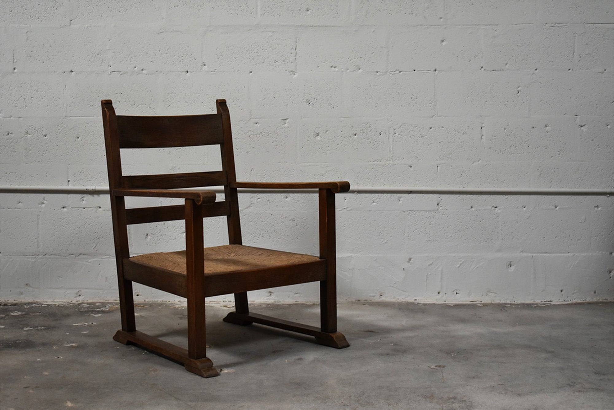 PAIR OF SLED LOUNGE CHAIRS
