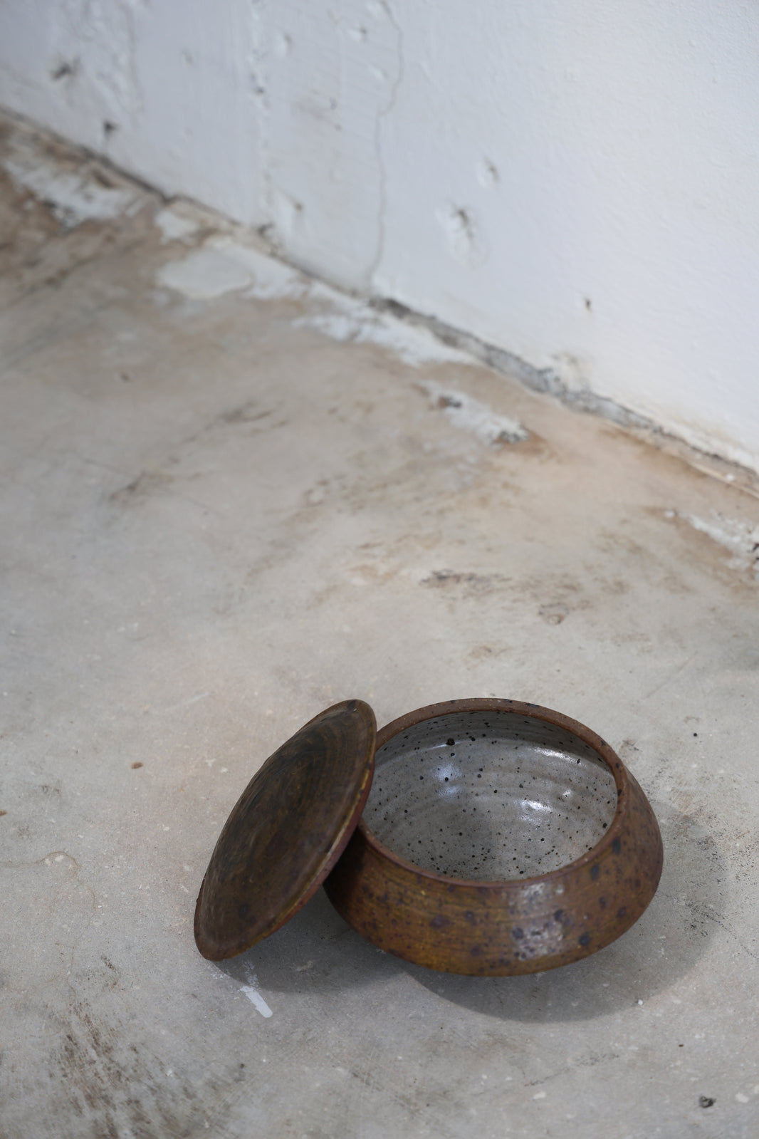 STONEWARE BETEL BOX