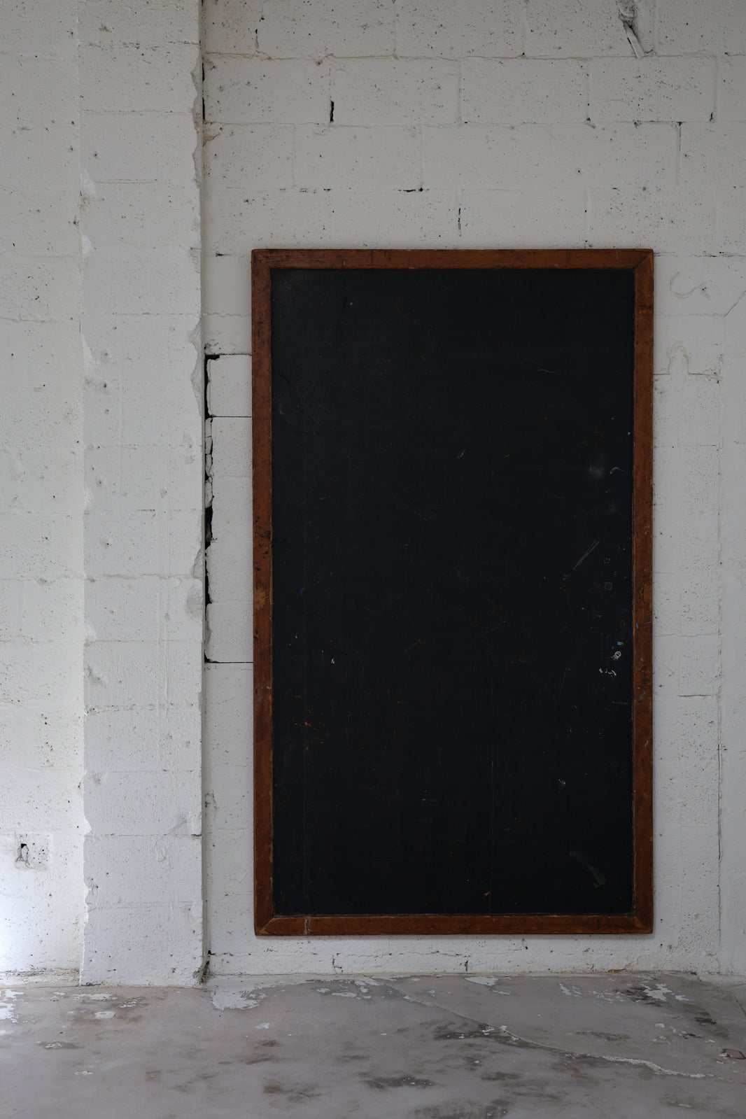 WOODEN CHALKBOARD