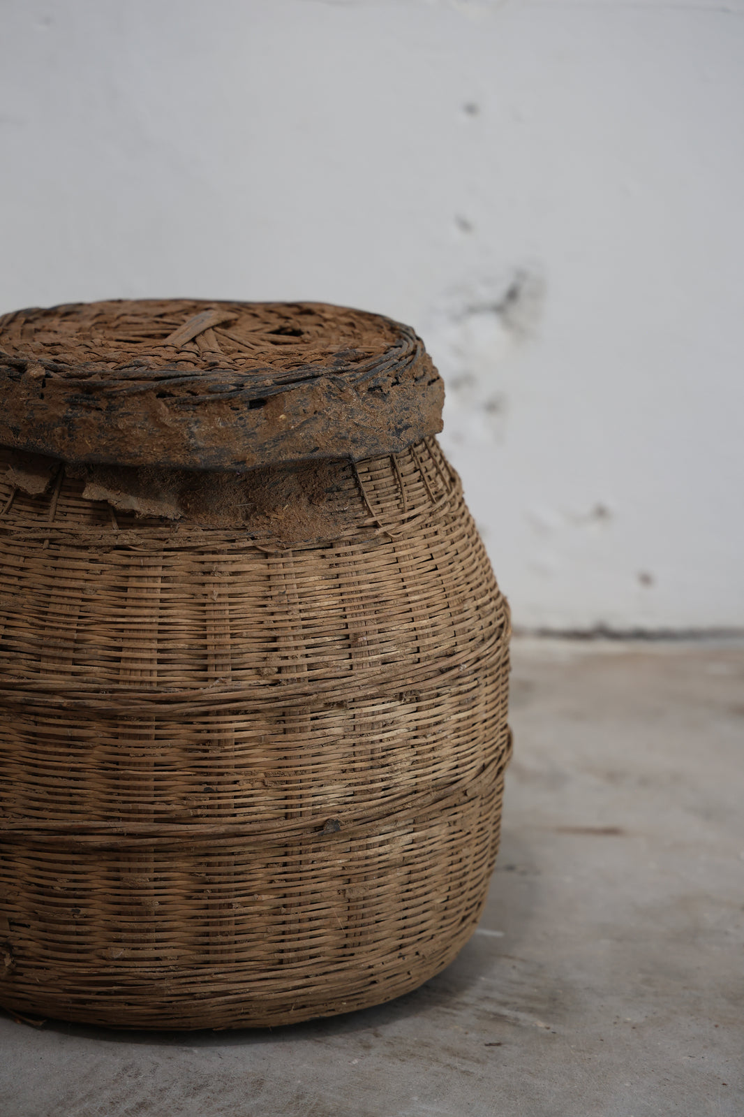 WOVEN FISHING BASKET NO.2