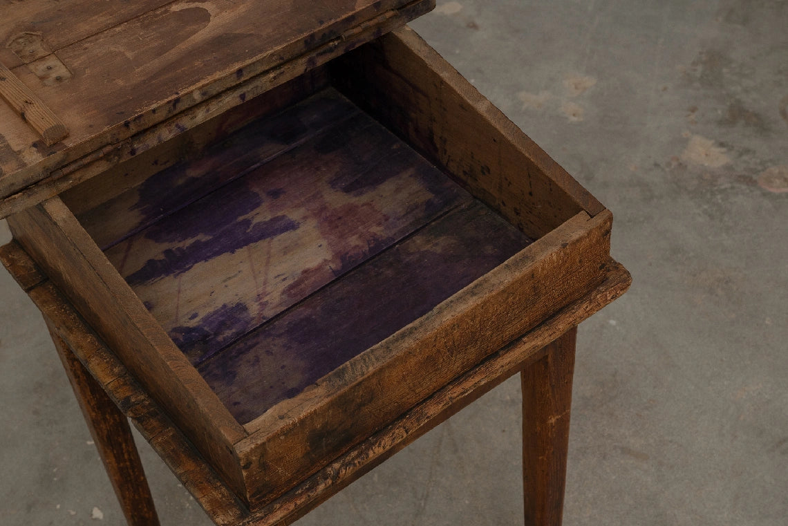 WRITING PODIUM