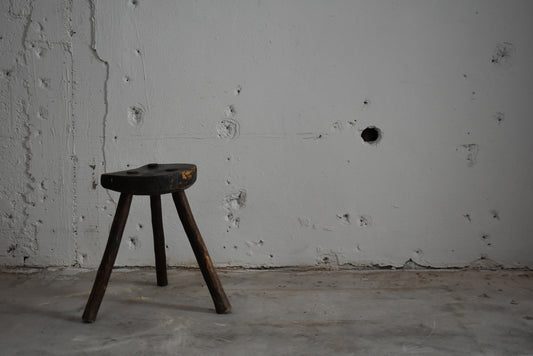 BRUTALIST MILKING STOOL