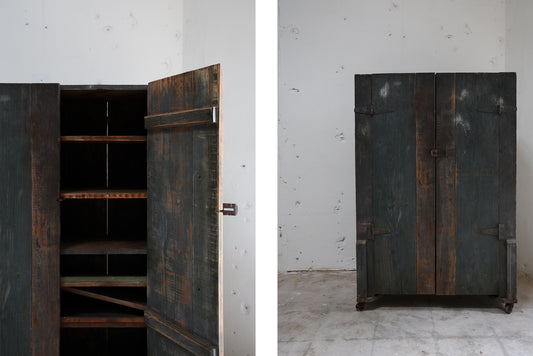 CABINET ON CASTERS