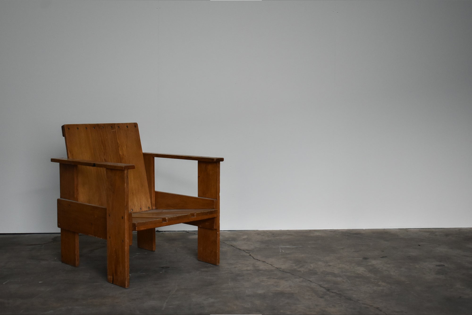 CRATE CHAIR