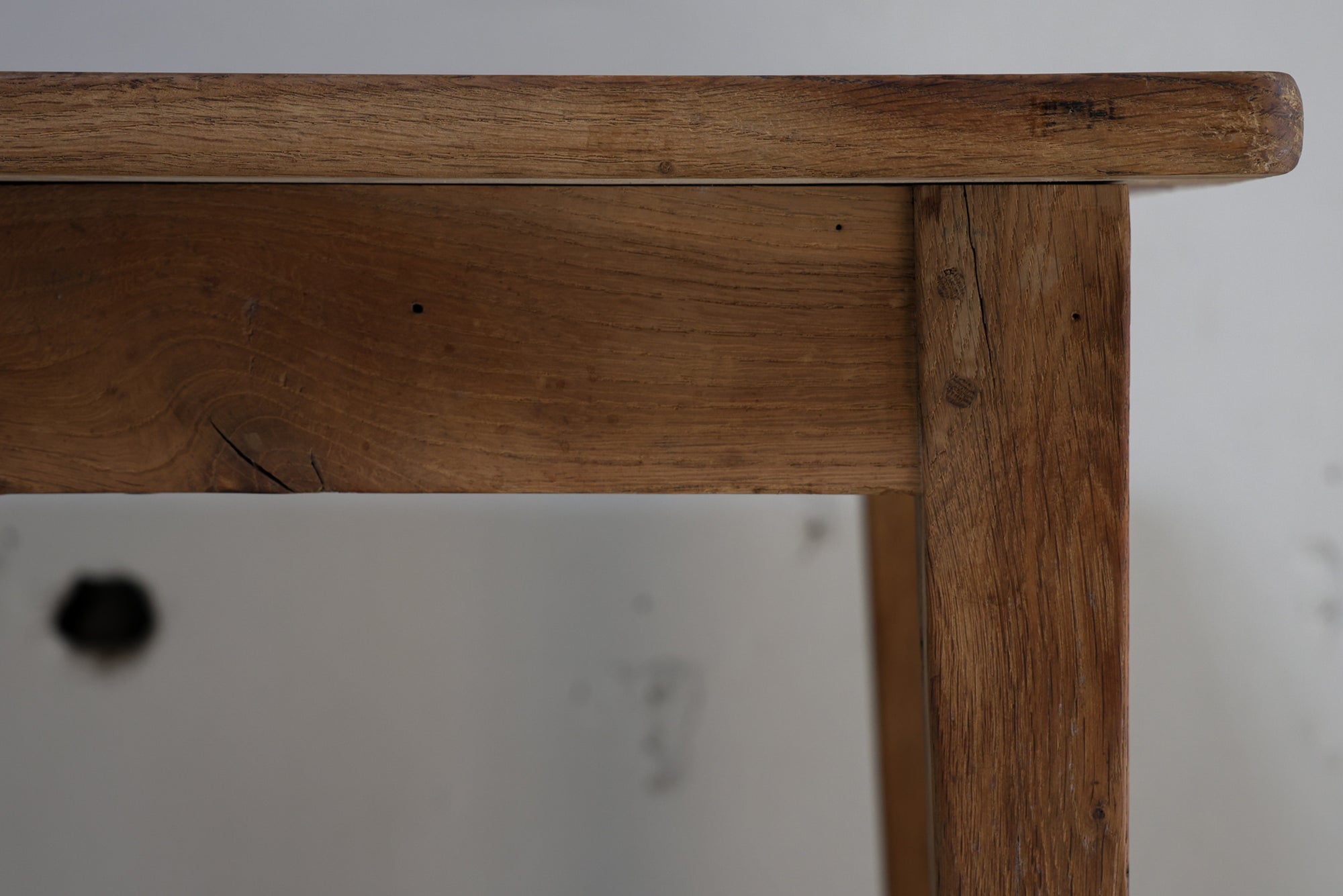 FARMHOUSE TABLE