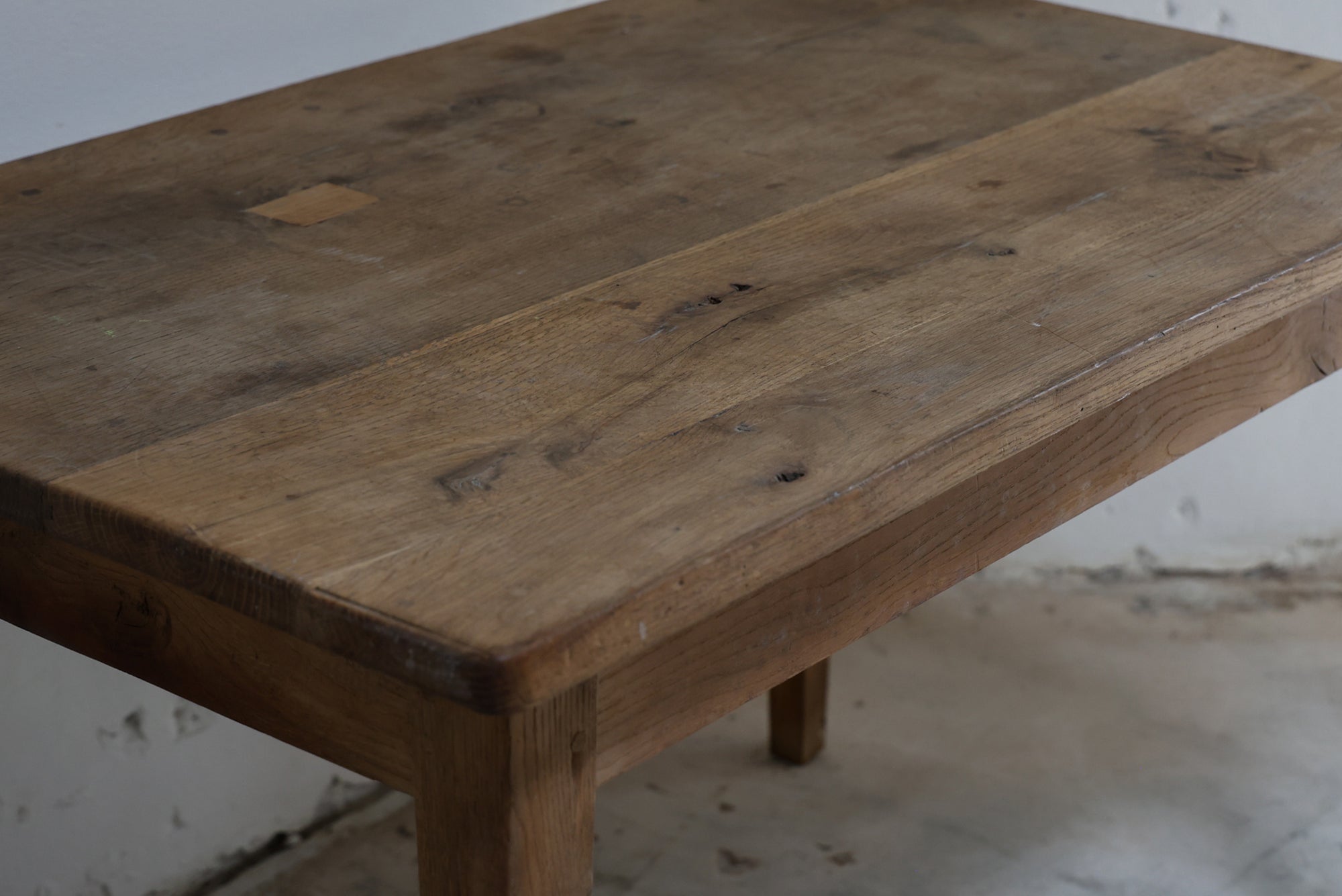 FARMHOUSE TABLE