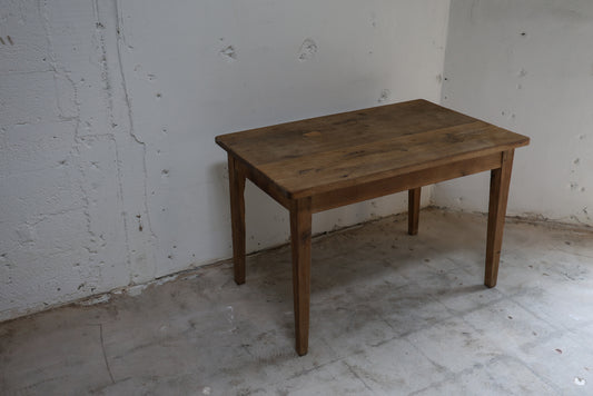 FARMHOUSE TABLE