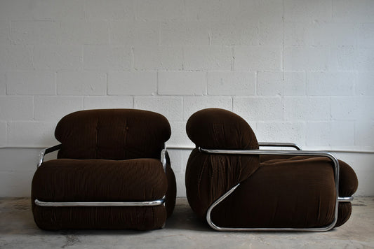 PAIR OF LOUNGE CHAIRS