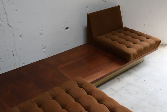 SEATING GROUP
