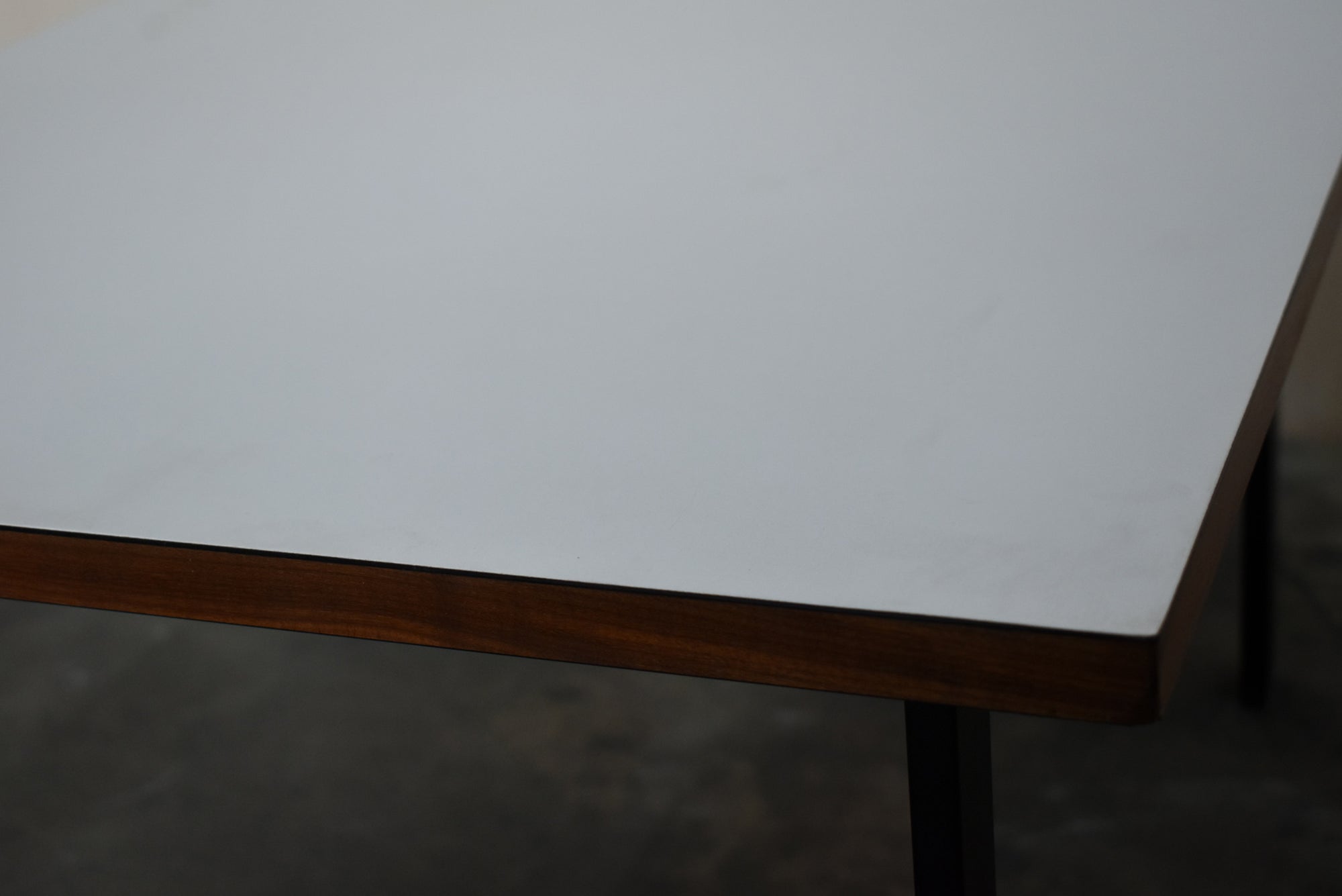 TABLE DE SALON